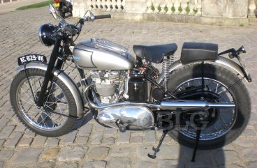 681339c3b6ee5_TriumphTrophyTR5-1951.jpg