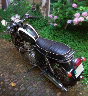 68133c0d928e3_Bonneville.jpg