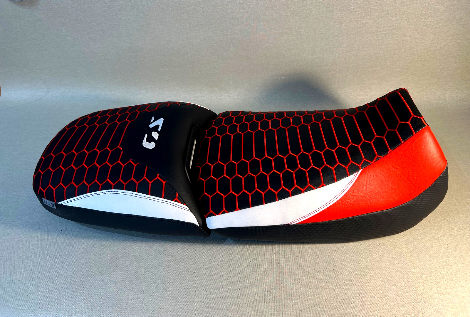 Housse-de-selle-GS-Adventure-6a5621de5f0a8.jpg